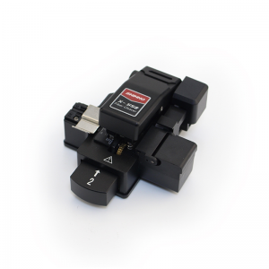 फाइबर क्लीवर